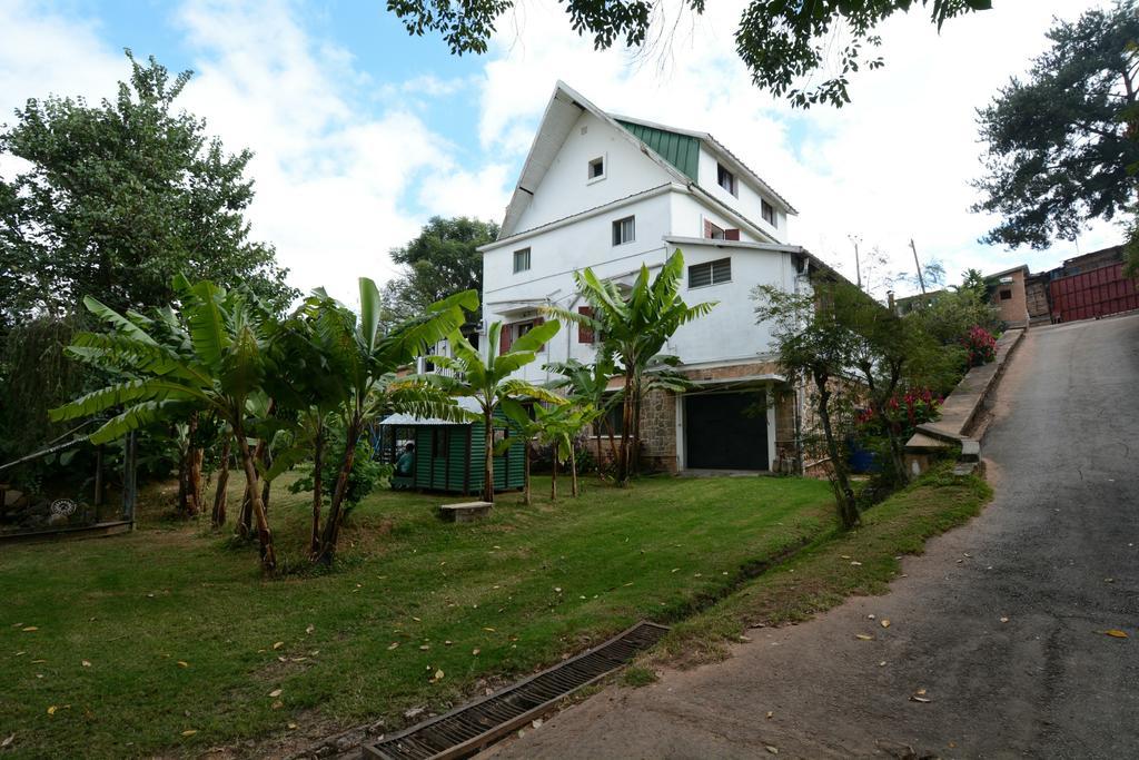 Hotel Chez Jeanne Ανταναναρίβο Εξωτερικό φωτογραφία